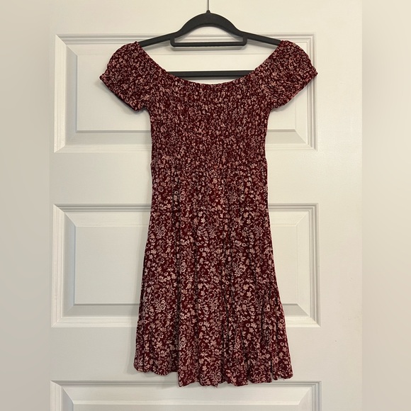 Adorable Floral Off-Shoulder Dress - Size Small. Excellent condition- worn once - Picture 1 of 4